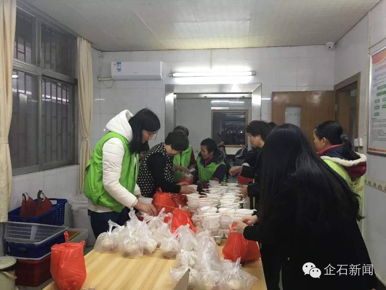 【民生】东山社区综合服务中心开展免费送斋活动