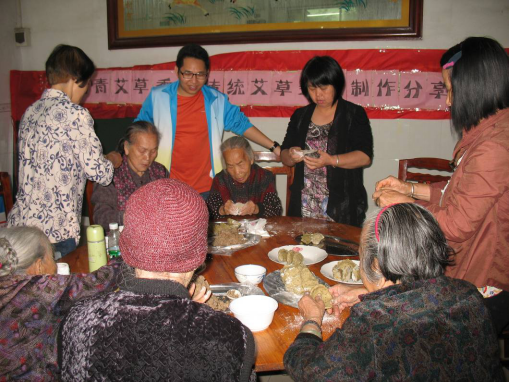 【茶山居家养老】艾草清香，美味共享