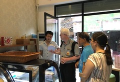 台湾爱恒启能中心董事长戴耀赛先生到茶山康就中心    参观交流